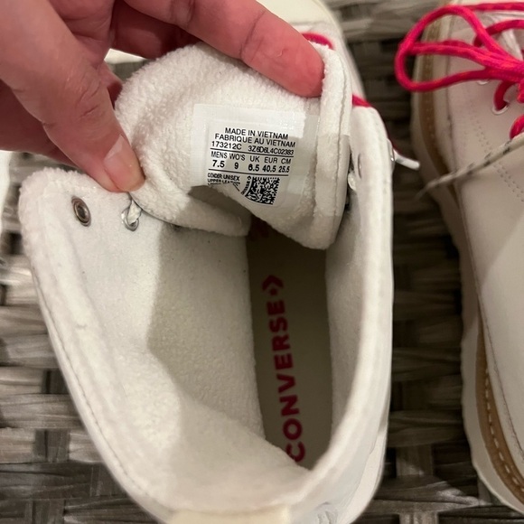 NWOT! Converse -Chuck Taylor Crafted Boot Egret Natural Ivory w/Ivory/Pink Laces - Picture 5 of 6